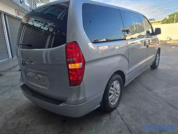 jeepetas y camionetas - HYUNDAI GRAND STAREX 2021 GRIS 6