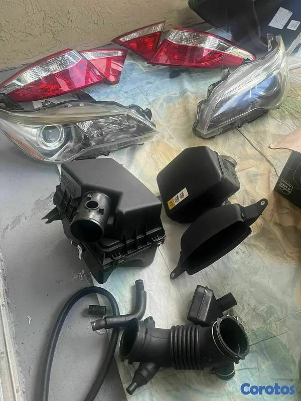 repuestos - Vendo Pantalla Luz para Toyota Camry 2015  3