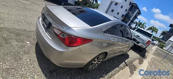 carros - hiunday y20 2011 3