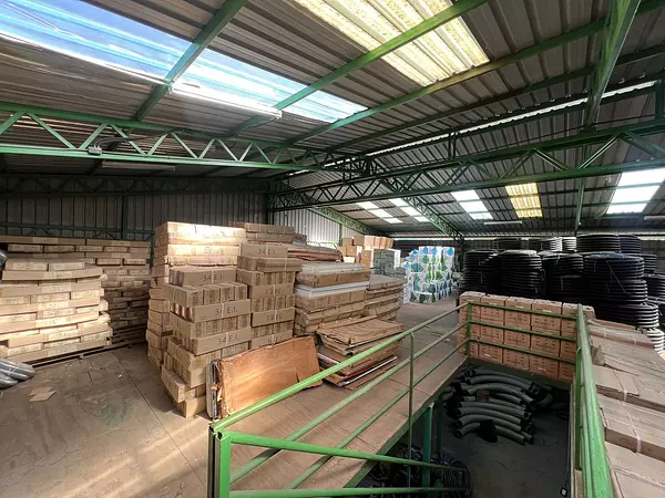 oficinas y locales comerciales - Alquiler de Nave comercial en ensanche la Fe 5