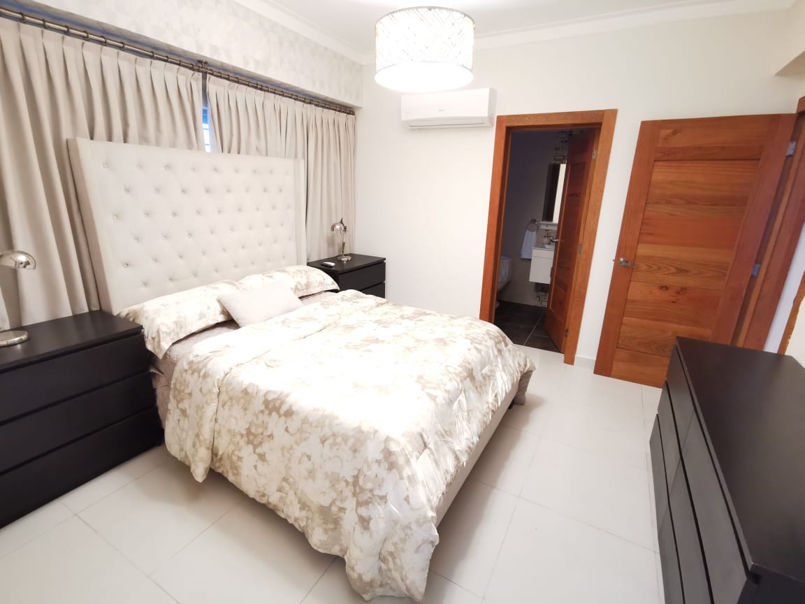 apartamentos - ALQUILO APART. AMUEBLADO EN EVARISTO PROX 27 6