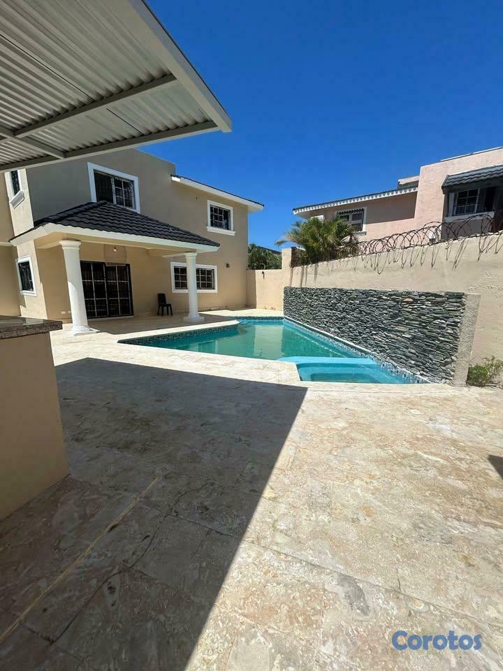 casas - Vendo casa remodelada en Residencial El Portal 1