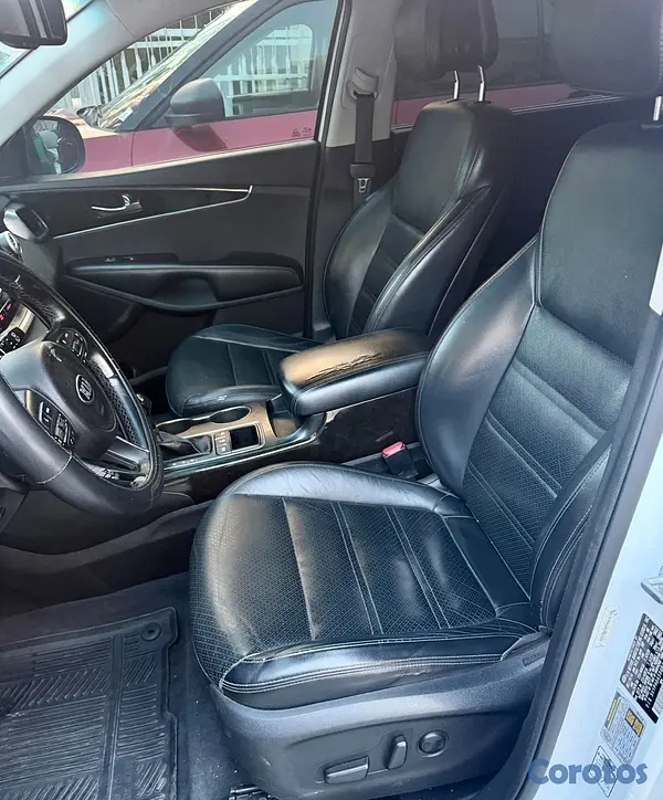 jeepetas y camionetas - Kia Sorento EX 2016 4x4 8