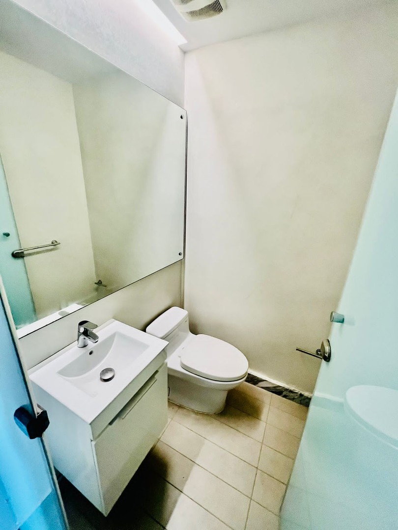 apartamentos - Apartamento en alquiler con línea blanca, Piantini!!
153 metros
 Piso 10
1800usd 8