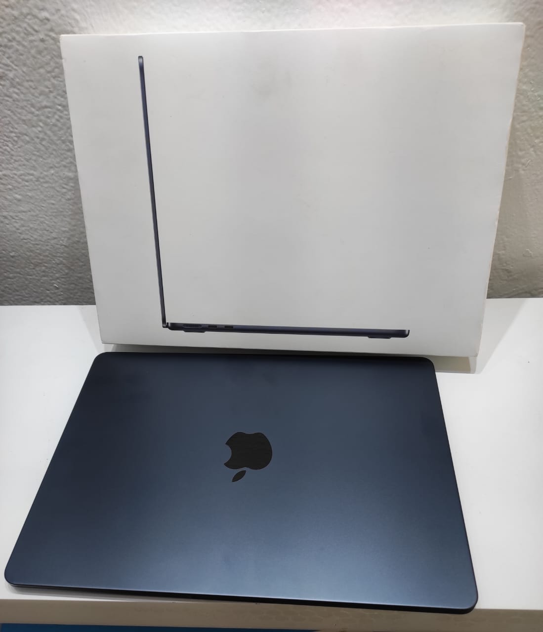 computadoras y laptops - Laptop Apple MacBook Air 13.6" 2024, M3, 8GB RAM, 256GB SSD, CPU 8, GPU 8, Nueva 3