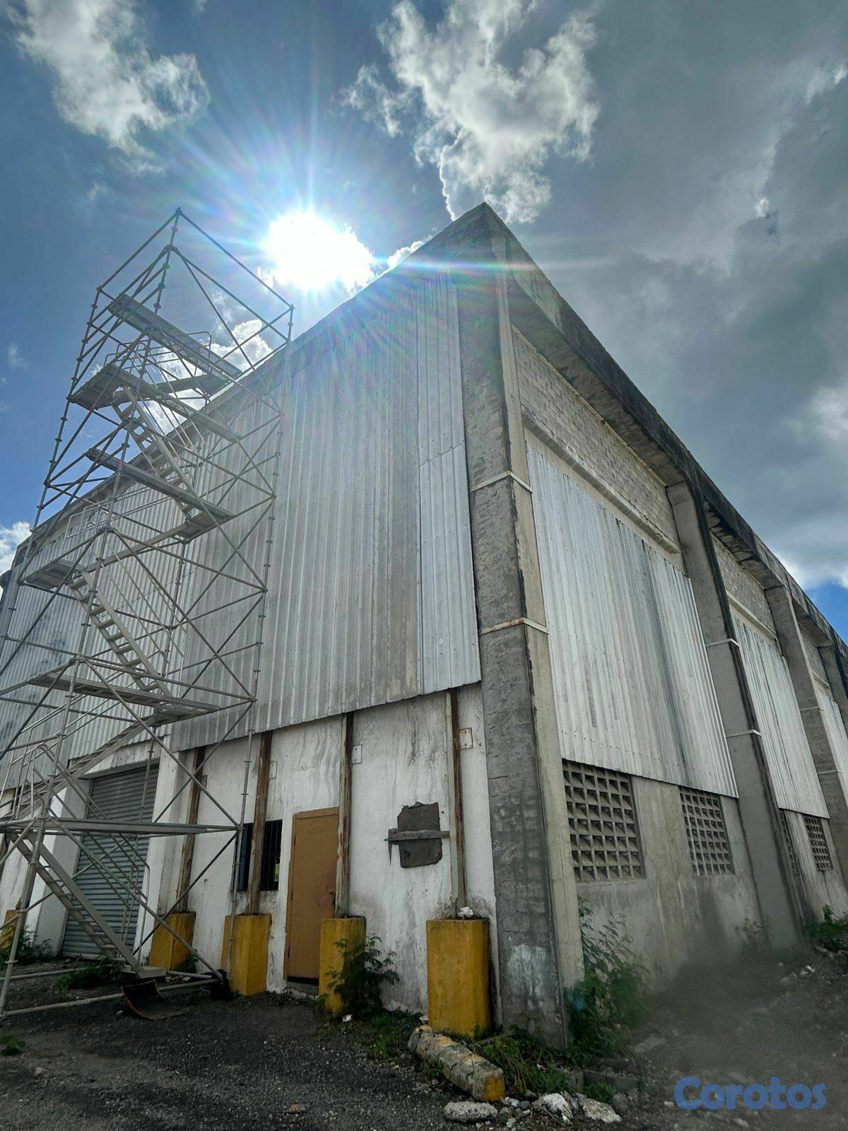 oficinas y locales comerciales - Nave Industrial en Alquiler en Las Americas SDE  15