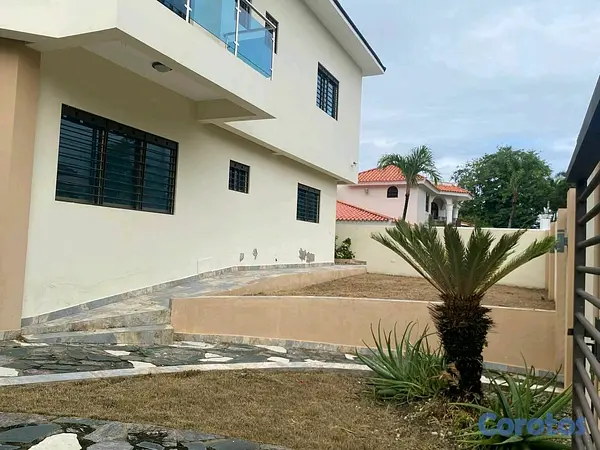 casas - casa amplia en residencial de puerto plata  2