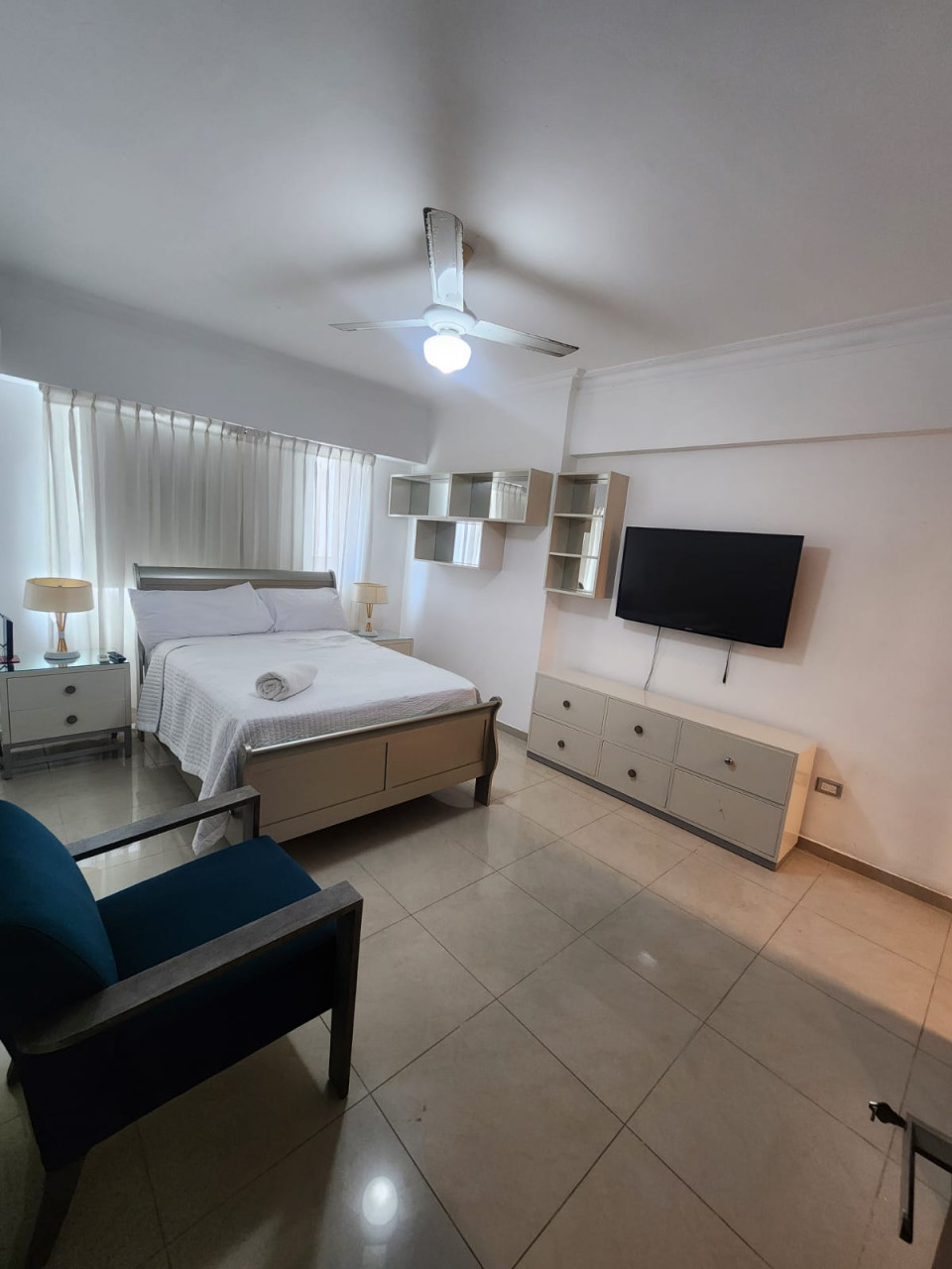 apartamentos - Apartamento de 2 hab 2 baños 2 parqueos en Naco 2