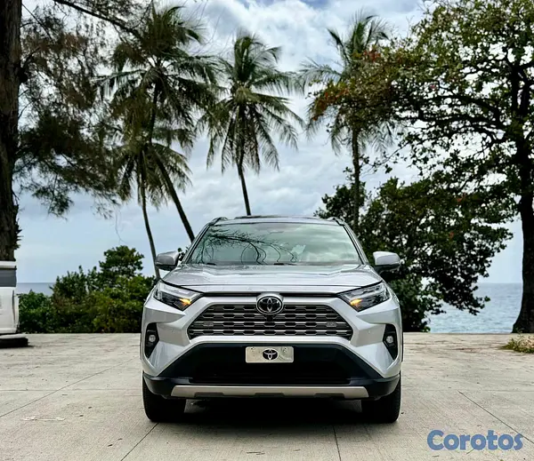 jeepetas y camionetas - Toyota rav4 limited 2024 8