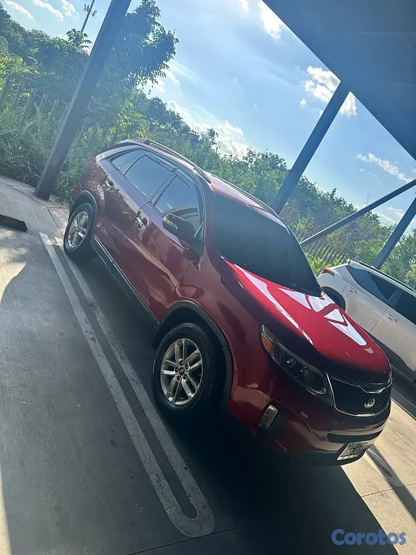 jeepetas y camionetas - Kia Sorento 2014 en optimas condiciones. 8