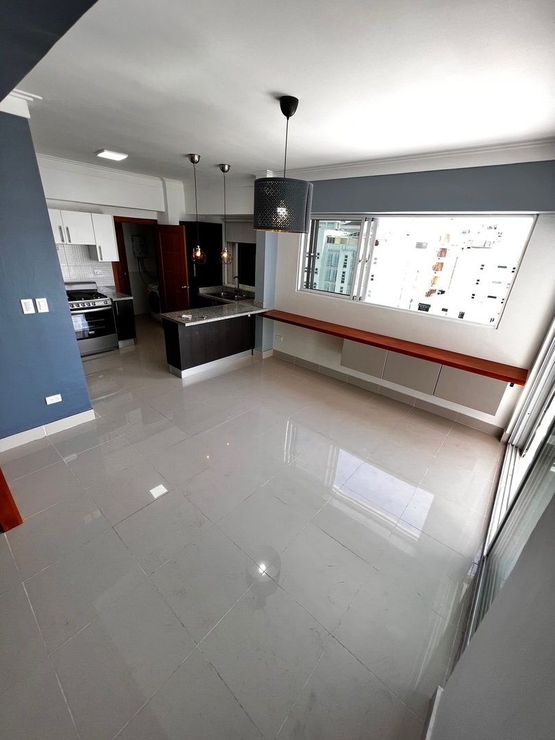 apartamentos - Vendo Evaristo morales dos habitaciones con línea blanca dos parqueos balcón  1