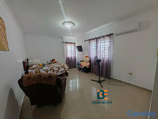 apartamentos - SE VENDE Apartamento con Tres Habitaciones y tres  4
