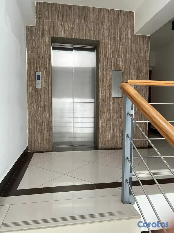 apartamentos - ALQUILO APTO de 1 HAB, 7MO. NIVEL, BALCON, ENS. PI 10