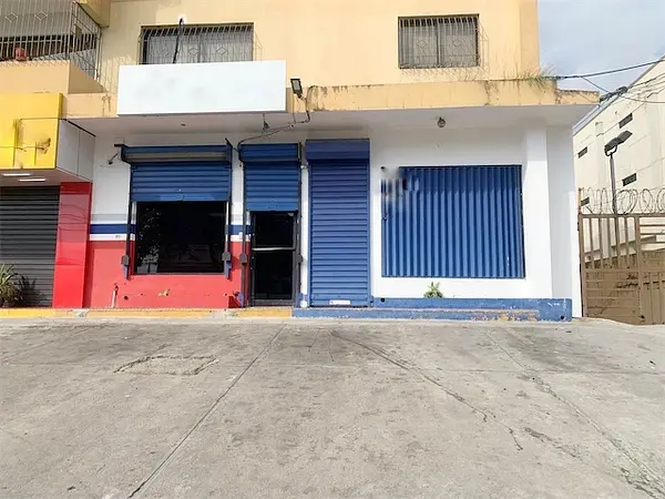 oficinas y locales comerciales - Local comercial en el millon céntrico  2
