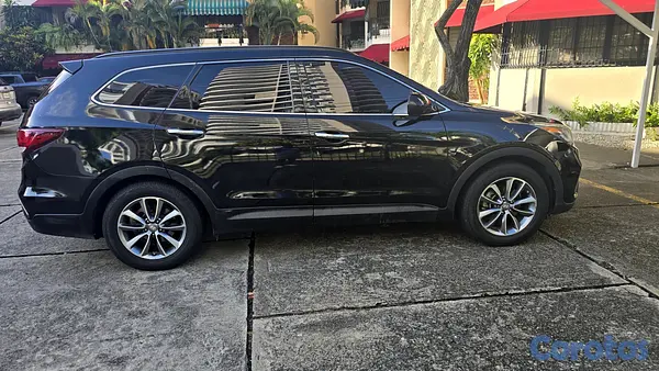 jeepetas y camionetas - Hyundai Grand Santa Fe 2017 3
