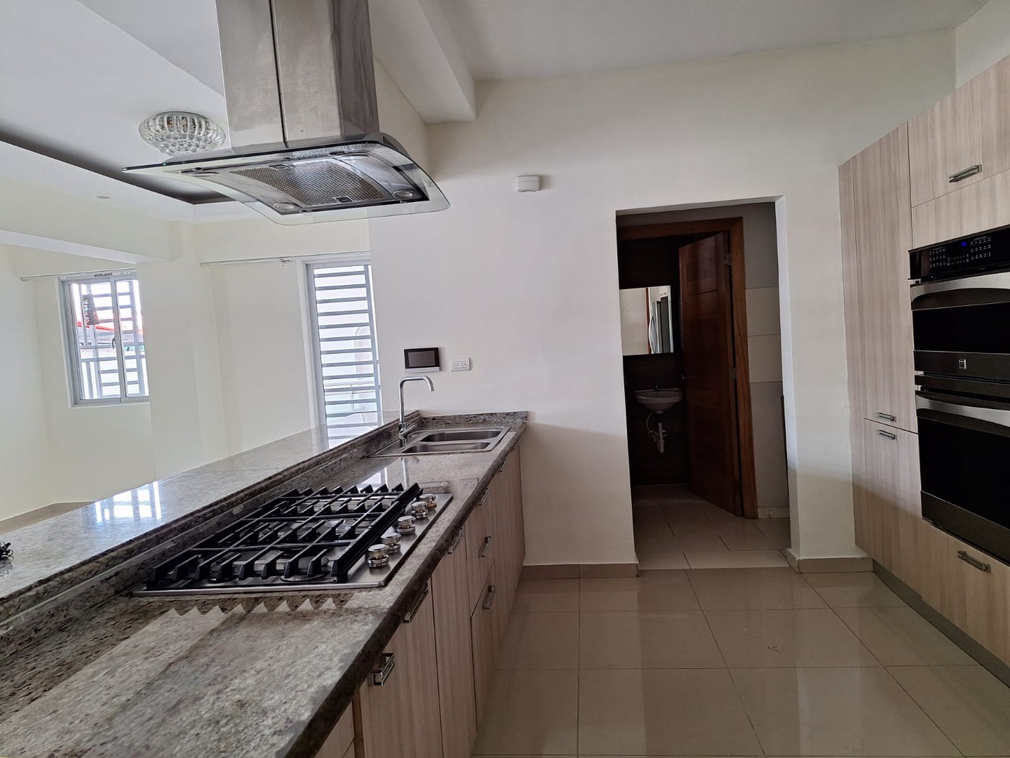 apartamentos - Alquilo en Los Prados.
Apartamento 2 nivel, 120 metros, con 3 hab, 
usd$1000 2