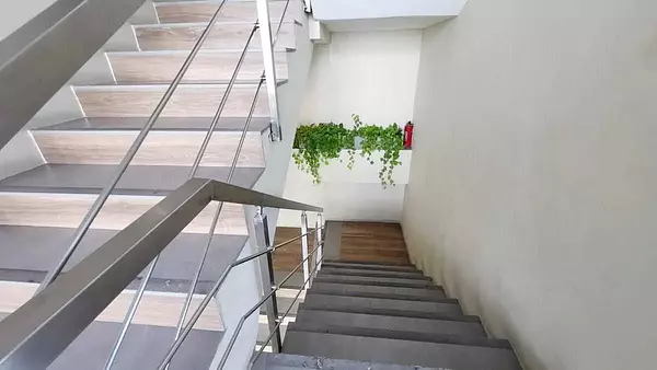 oficinas y locales comerciales - Local céntrico en los Prados  2