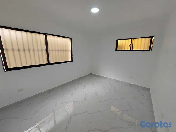 apartamentos - 4to nivel remodelado, Urb. Tropical 3