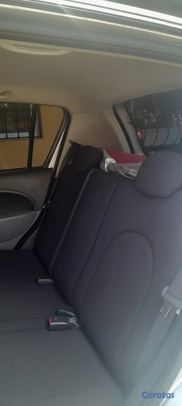 carros - Daihatsun sirion 2007 en buenas condiciones 8