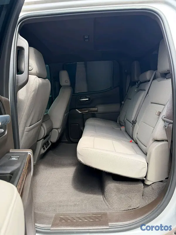 jeepetas y camionetas - 2020 GMC SIERRA 4X4 3.0 DURAMAX GASOL 9