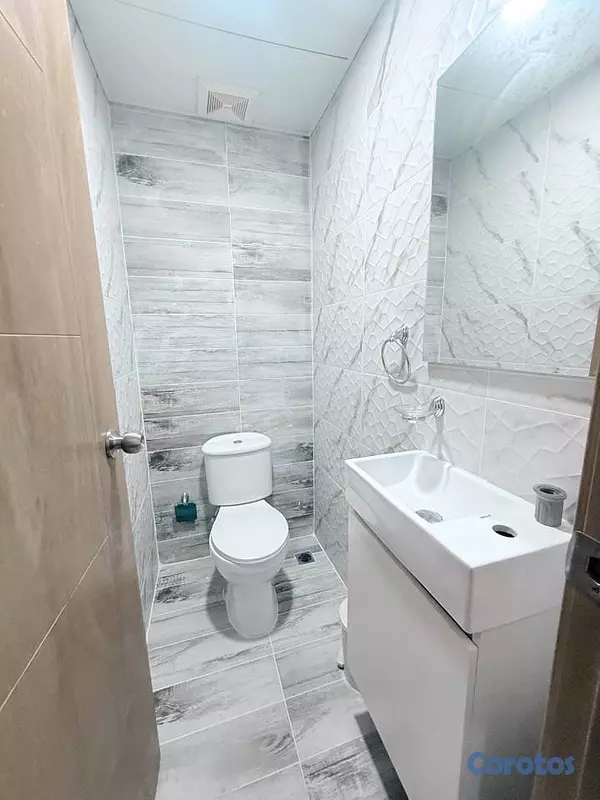apartamentos - vendo Independencia cacique tercer nivel dos habitaciones con su baño parqueo  4
