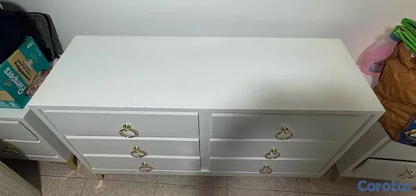 muebles y colchones - Vendo Gavetero con dos mesitas de noche,  2