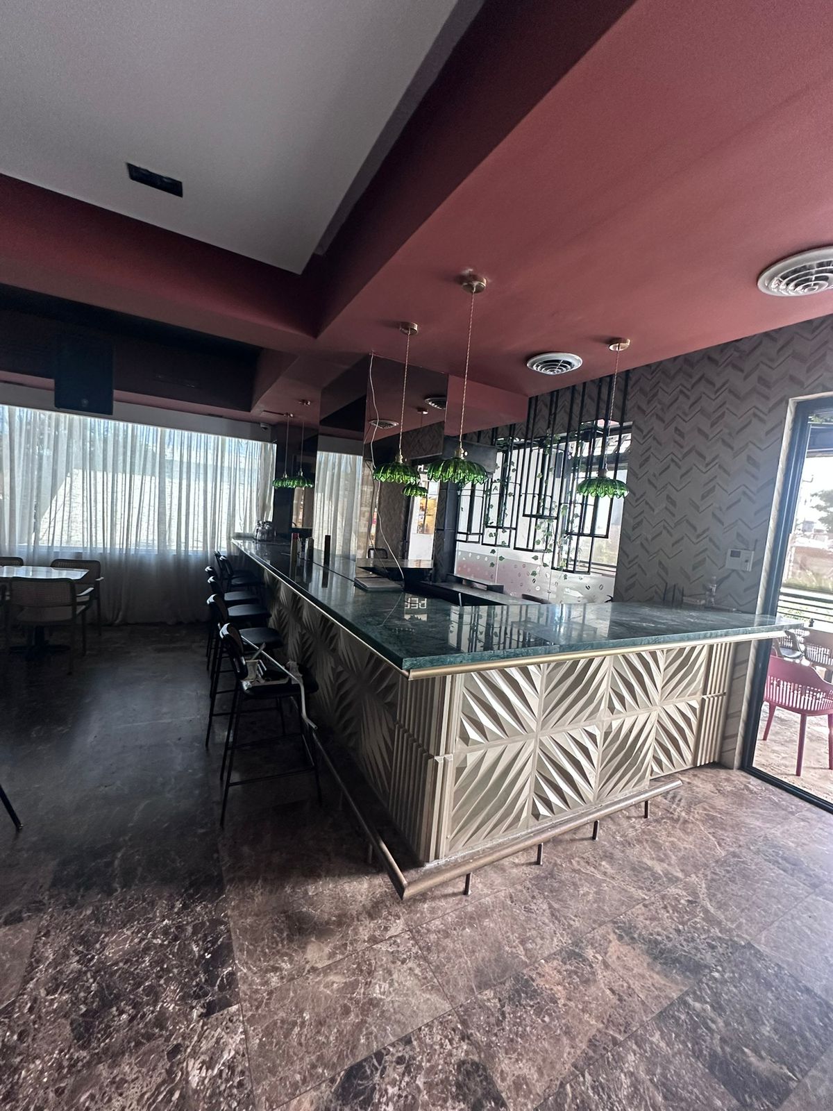 oficinas y locales comerciales - Alquilo local en Los Prados  5