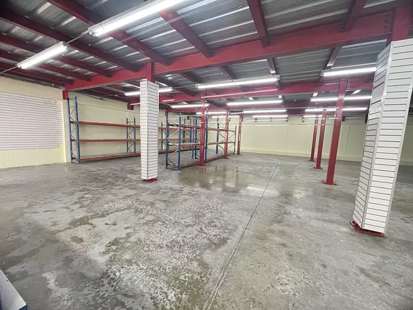 oficinas y locales comerciales - Nave en las palmas de Herrera 2