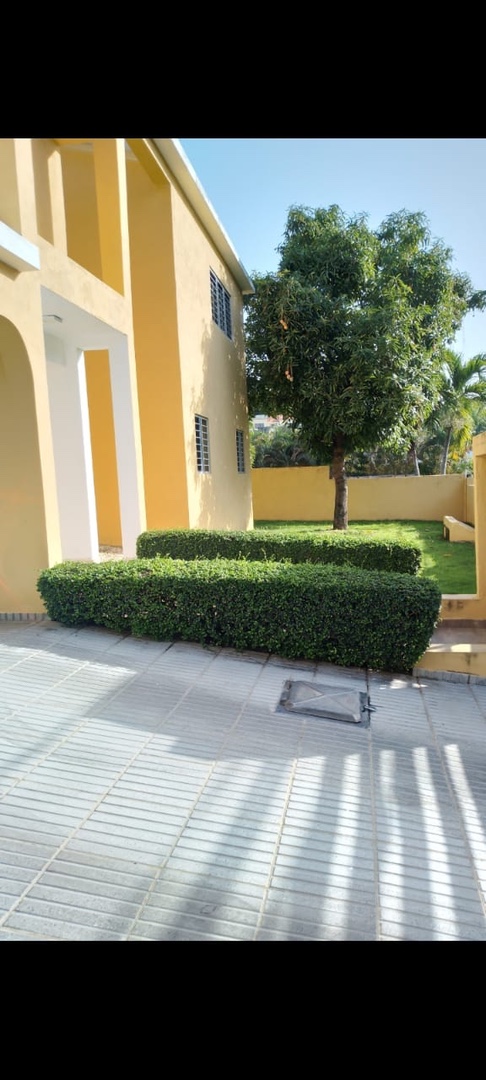 casas - Venta de casa en arroyo hondo 3 con 455mts Distrito Nacional  7