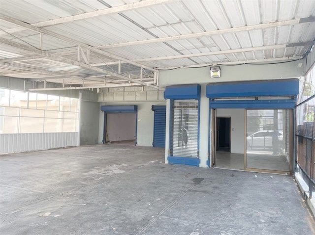oficinas y locales comerciales - Amplio local en bella vista  1