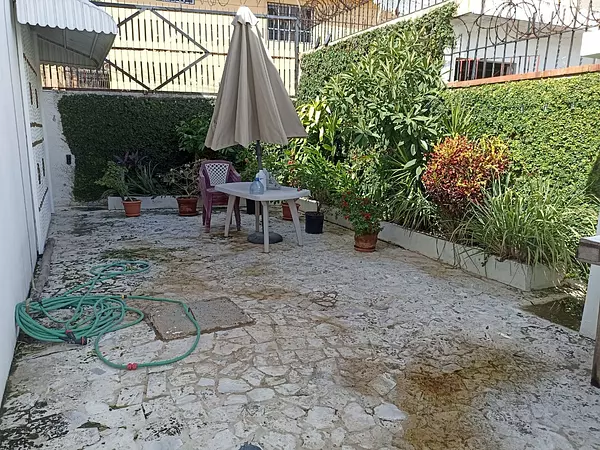 casas - VENDO CASA DE DOS NIVELES EN LA URBANIZACIÓN TROPICAL.AV. INDEPENDENCIA KM 71/2 7