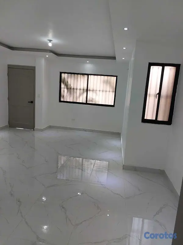 apartamentos - 4to nivel remodelado, Urb. Tropical 4