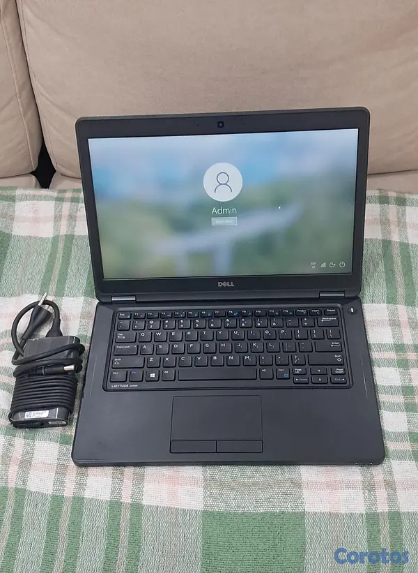 computadoras y laptops - Laptop Dell i5 8GB Ram 250GB SSD Solido Win 10 Pro 2