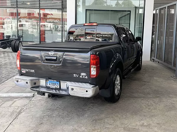 jeepetas y camionetas - Nissan frontier sv 2015 8