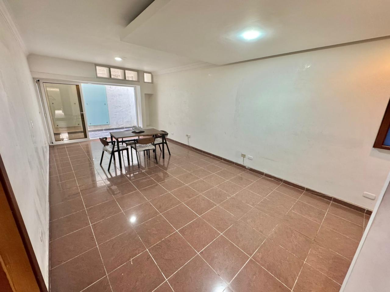 otros inmuebles - Townhouse en Venta PIANTINI USD 400,000.00 Manteni 2