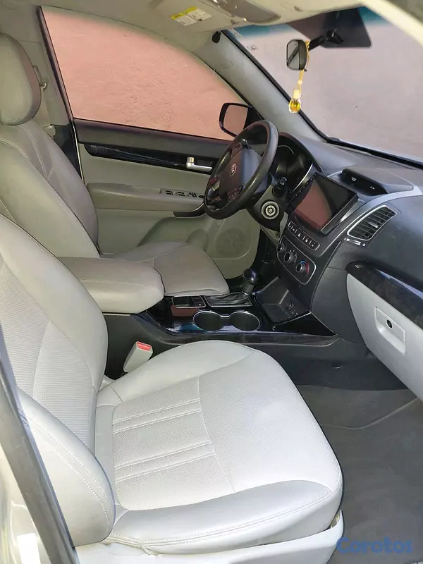 jeepetas y camionetas - 🚘 Kia Sorento 2015 en Venta 🚘 8