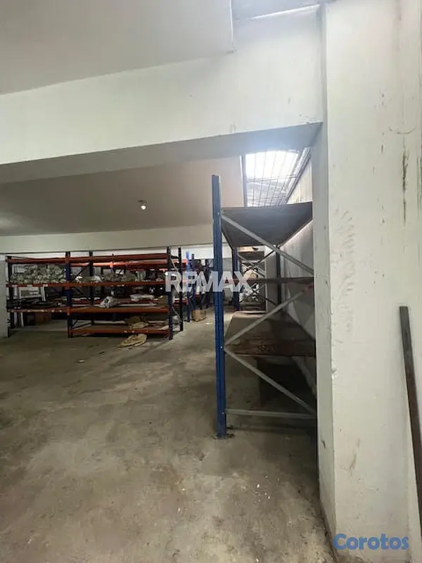 oficinas y locales comerciales - Local comercial de 700mt2 en alquiler en Altos de  14