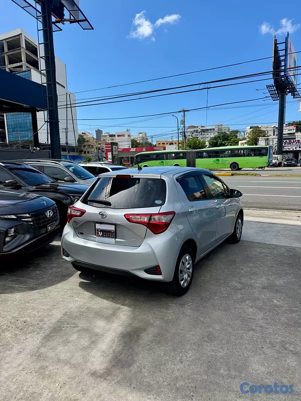 carros - Toyota Vitz 4WD 2018 7