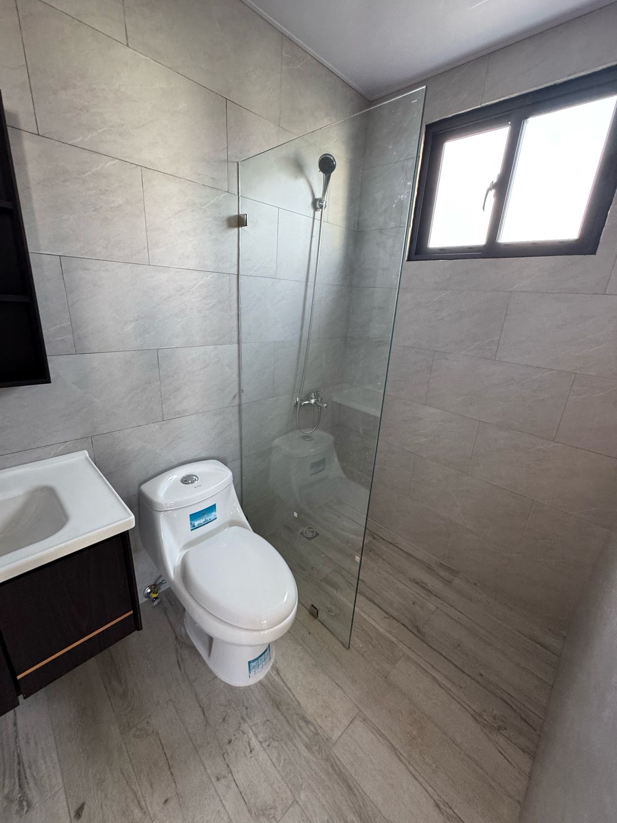 apartamentos - Vendo Miraflores piso 3 una hab 1.5 baños parqueo  9