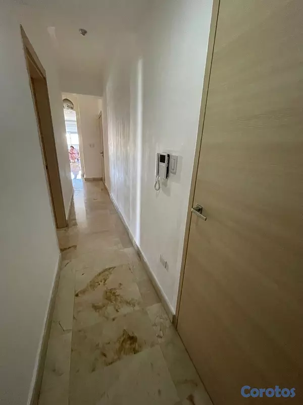 apartamentos - vendo Evaristo Morales piso 4 tres habitaciones con su baño 3 parqueos balcón  11