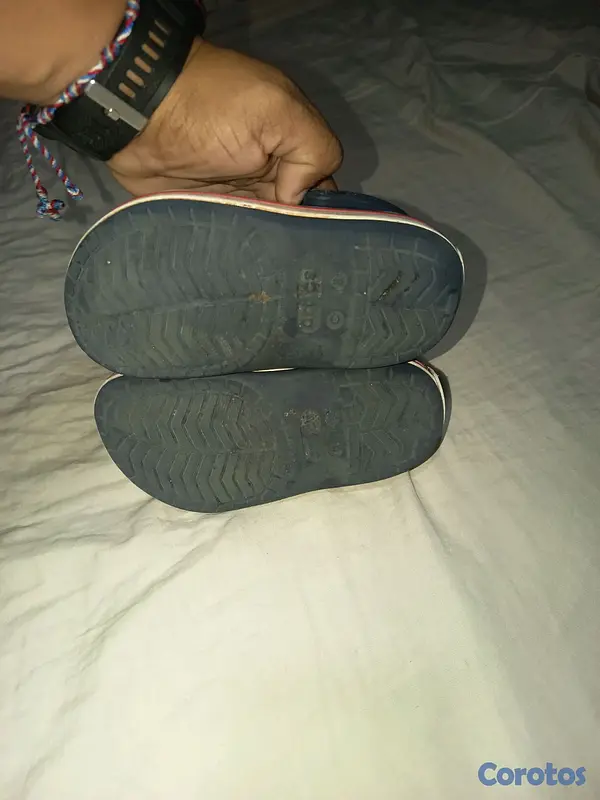 ropa y zapatos - chancletas crocs 3