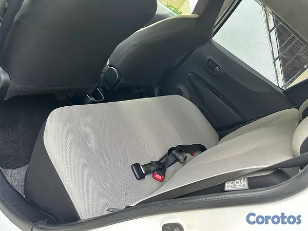 carros - Toyota vitz 2012 5