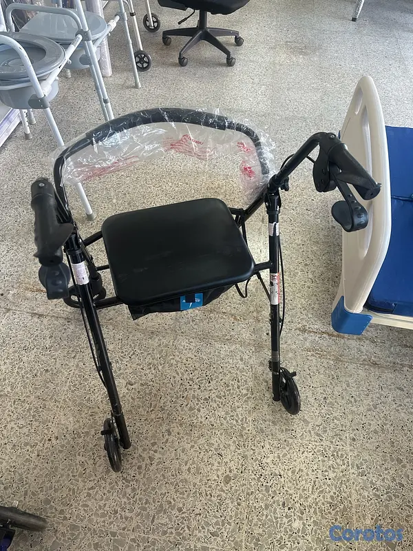 Salud y Equipamiento Médico - andador con asientos nuevo  2