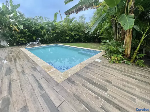 casas vacacionales y villas - Villa hermosa moderna 4 hab piscina playa y golf 2