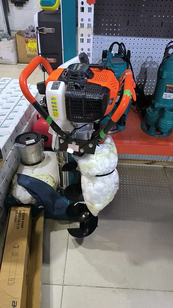 construccion e industrial -  ahoyador de gasolina 52CC  2 tiempo
Nuevo de caja  3