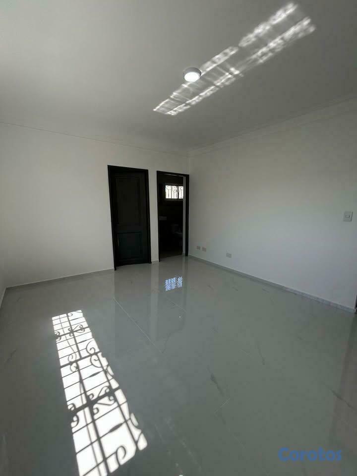 casas - Vendo casa remodelada en Residencial El Portal 5