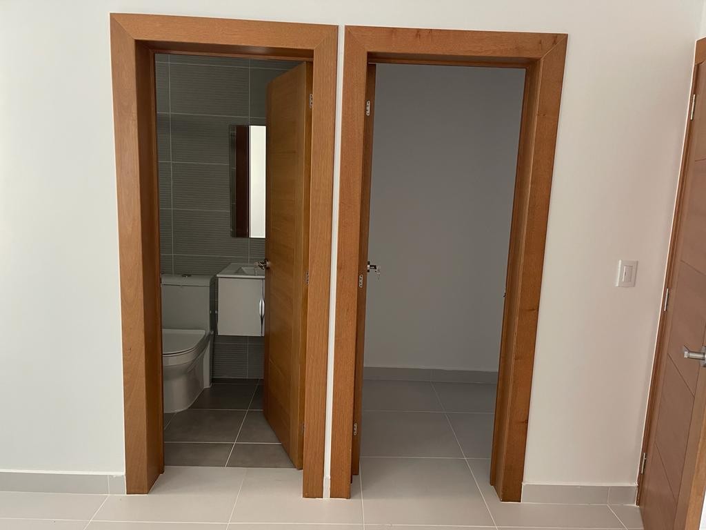 apartamentos - Evaristo moralesVendo exclusivo apartamento de 150 metros.  5