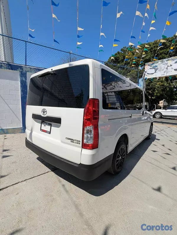 otros vehiculos - TOYOTA HIACE DELUXE 2021 AMERICANA 5