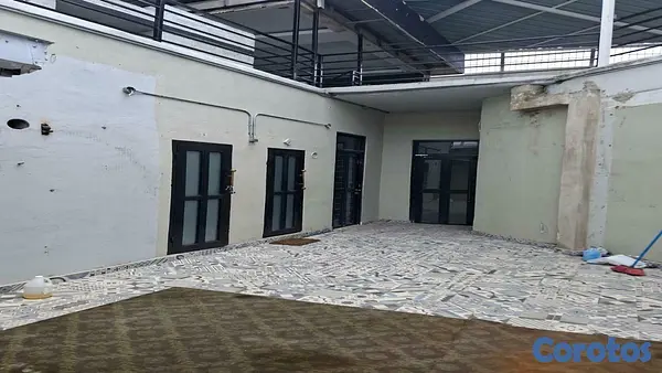 oficinas y locales comerciales - En Alquiler Local en la Zona Colonial Se permite Subalquiler 4