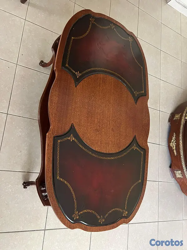 muebles y colchones - Mesa de Caoba y Cuero Tratado 2